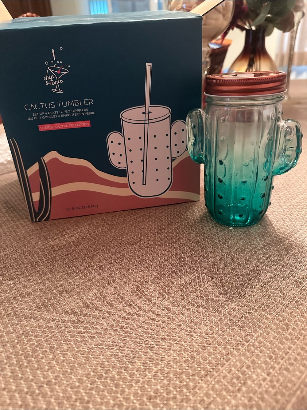 Cactus tumblers with straws